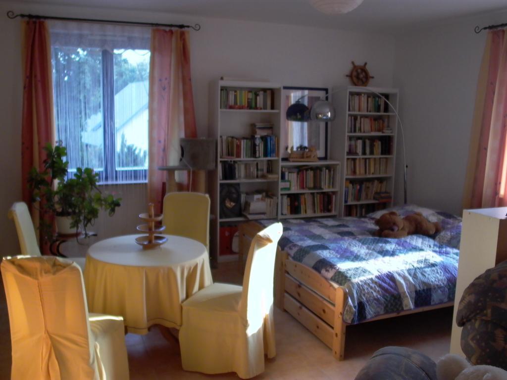 Gaestezimmer Ferienwohnung Villa Alexa, Mit Wallbox Woltersdorf  Bilik gambar