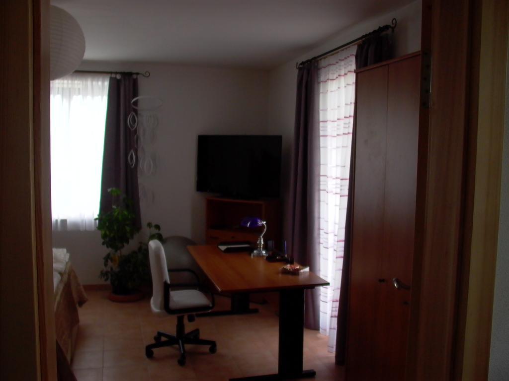 Gaestezimmer Ferienwohnung Villa Alexa, Mit Wallbox Woltersdorf  Luaran gambar