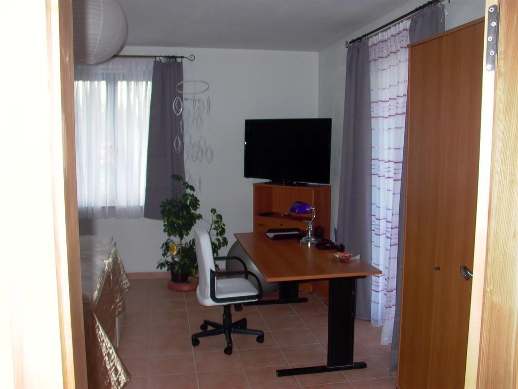 Gaestezimmer Ferienwohnung Villa Alexa, Mit Wallbox Woltersdorf  Bilik gambar