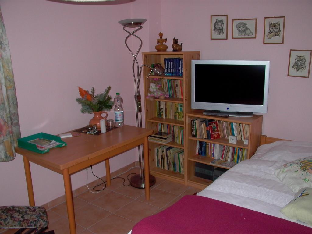 Gaestezimmer Ferienwohnung Villa Alexa, Mit Wallbox Woltersdorf  Bilik gambar