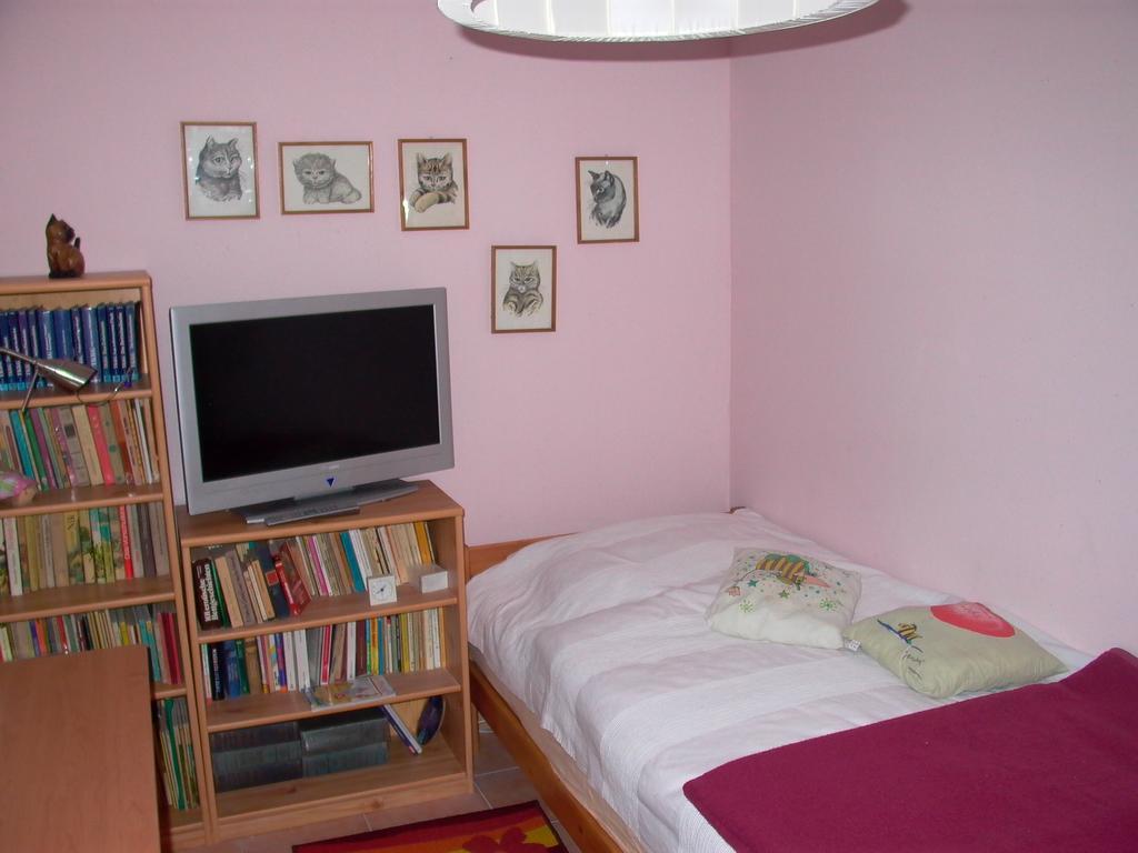 Gaestezimmer Ferienwohnung Villa Alexa, Mit Wallbox Woltersdorf  Bilik gambar